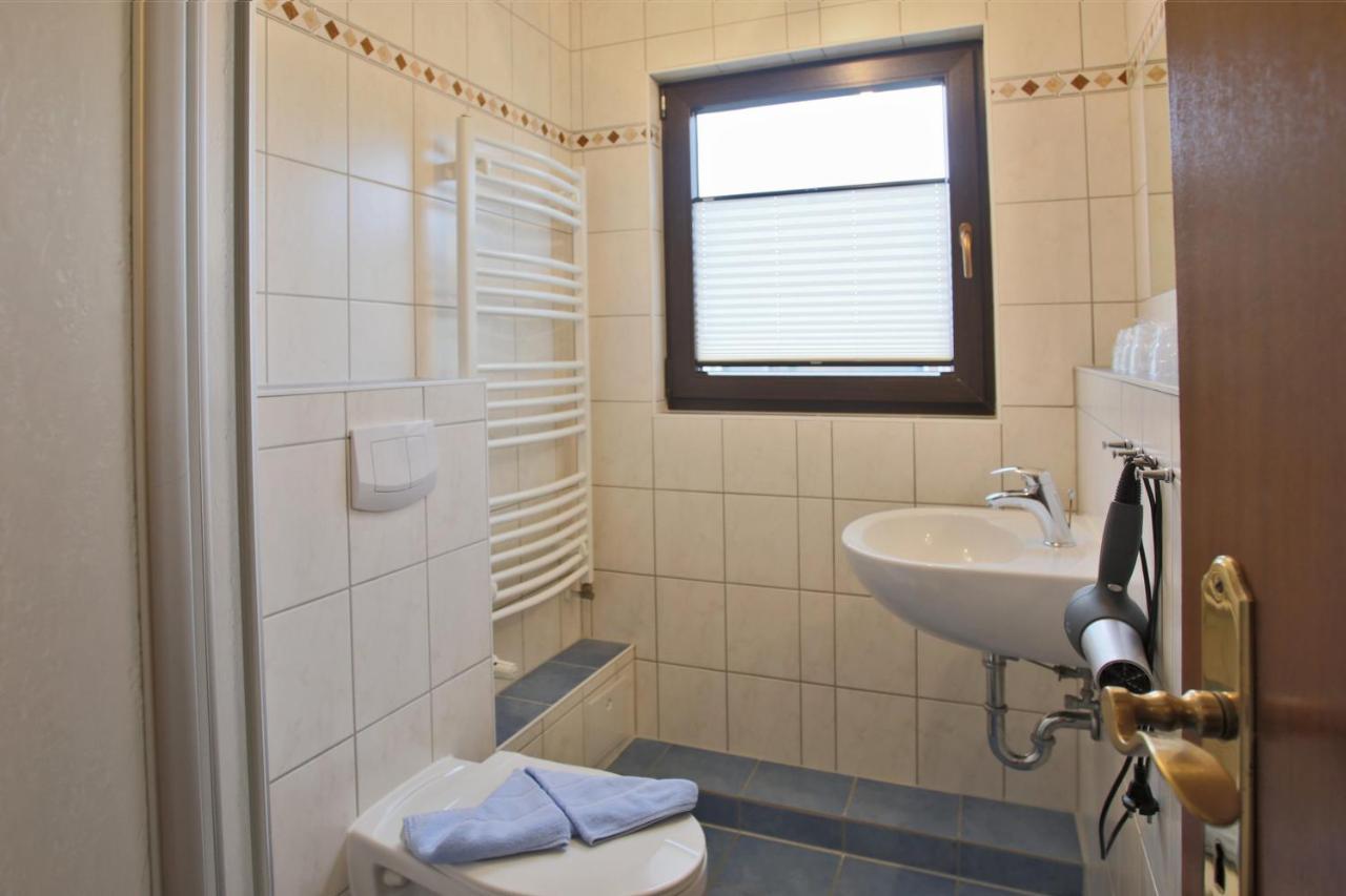 Hotel & Restaurant Am Wasser Бреґе Екстер'єр фото