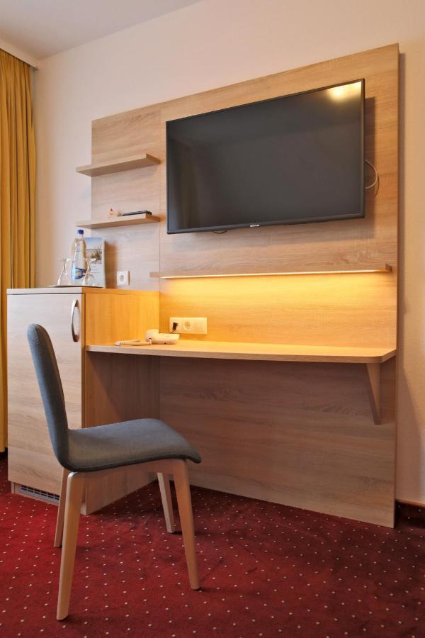 Hotel & Restaurant Am Wasser Бреґе Екстер'єр фото