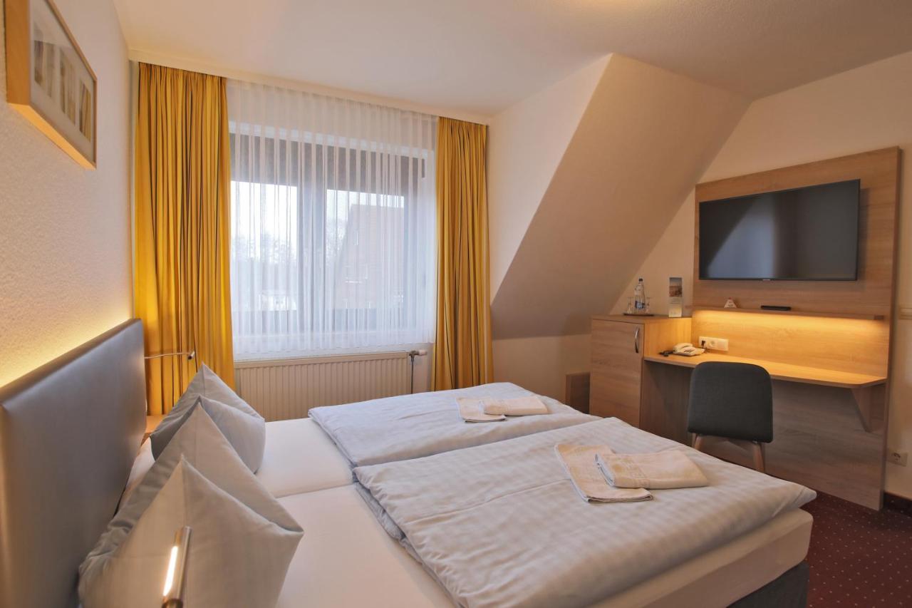 Hotel & Restaurant Am Wasser Бреґе Екстер'єр фото