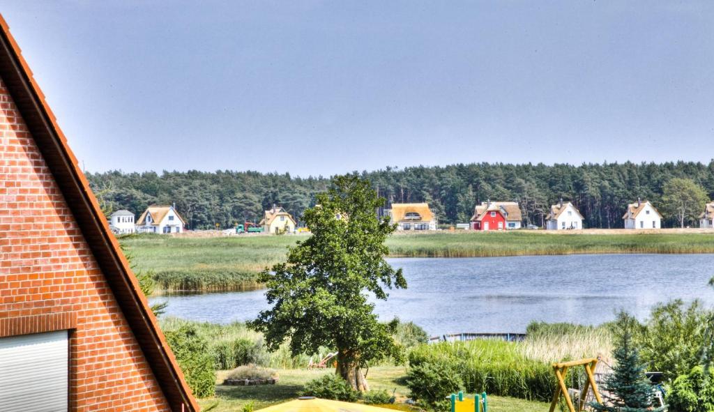Hotel & Restaurant Am Wasser Бреґе Екстер'єр фото