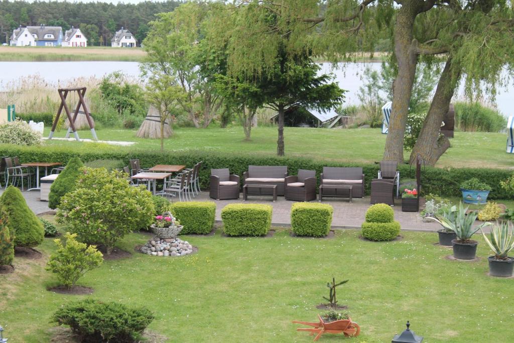 Hotel & Restaurant Am Wasser Бреґе Екстер'єр фото